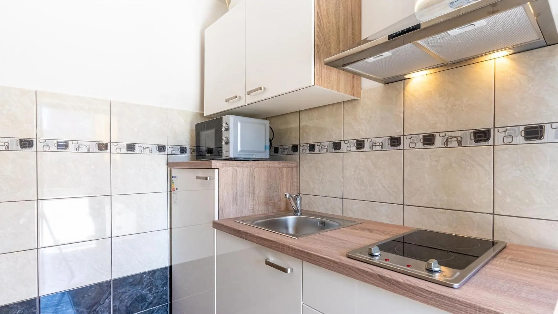 Apartmani Medena, Cres 0*,  Croatia