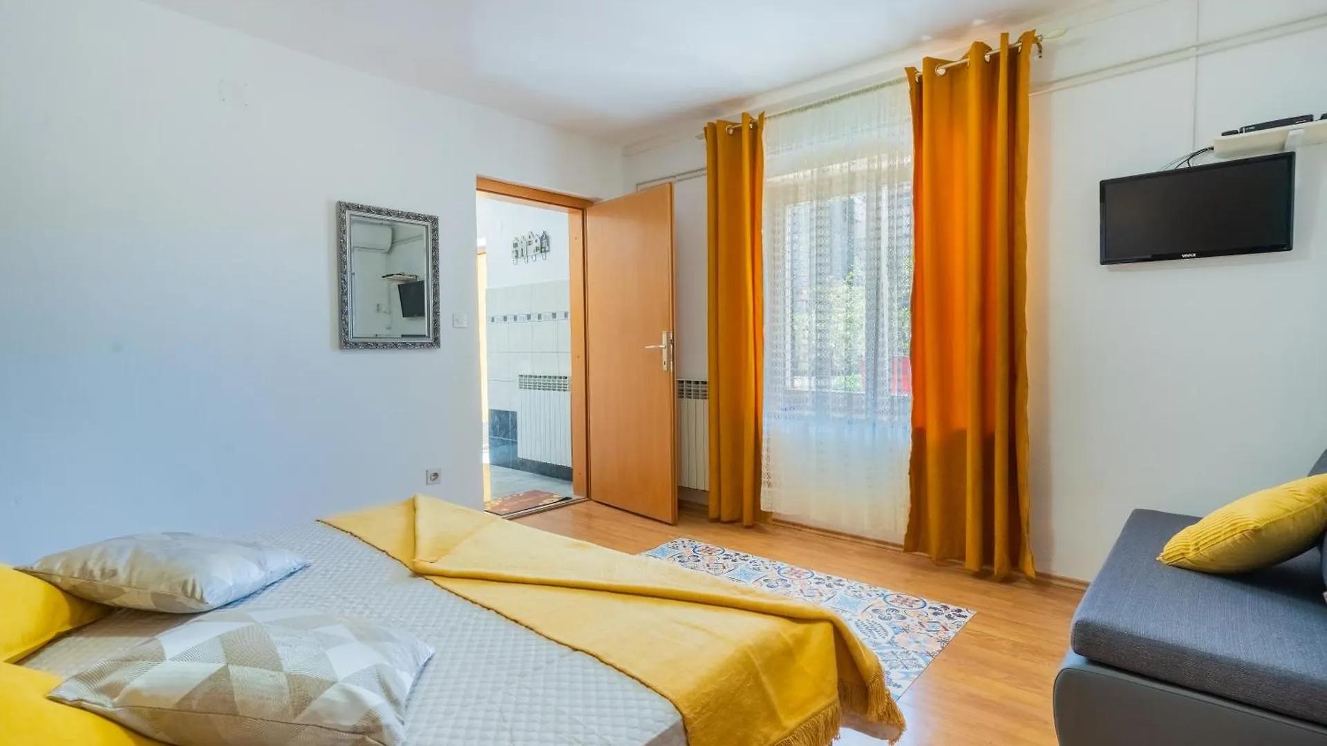 Apartmani Medena, Cres 0*,