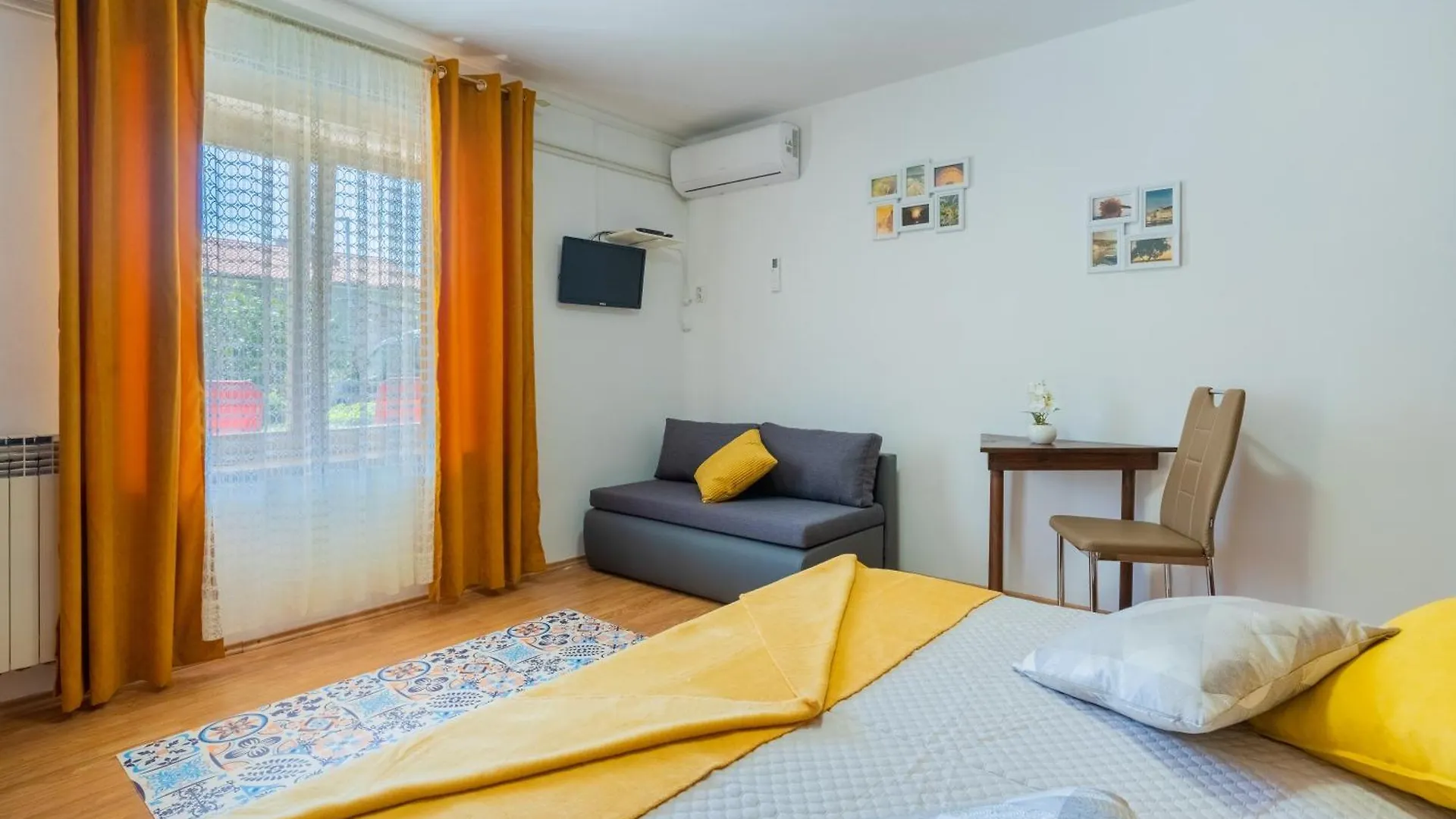 Apartmani Medena, Cres 0*,  Croatia
